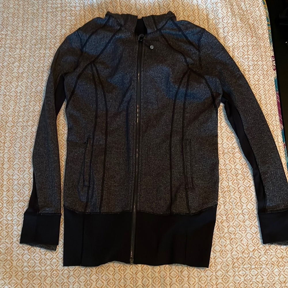 Lululemon jacket size 10